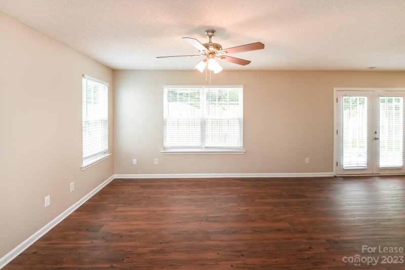 Property image 3 at 10626 Pickerel Lane, Charlotte, NC 28213