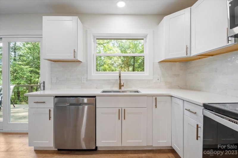 Property image 4 at 3005 Chestnut Tree Road, Hendersonville, NC 28792