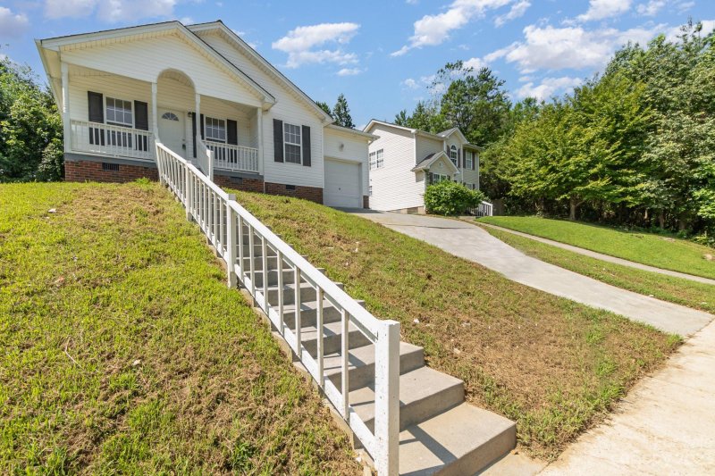 Property image 2 at 6223 Dumont Lane, Charlotte, NC 28269