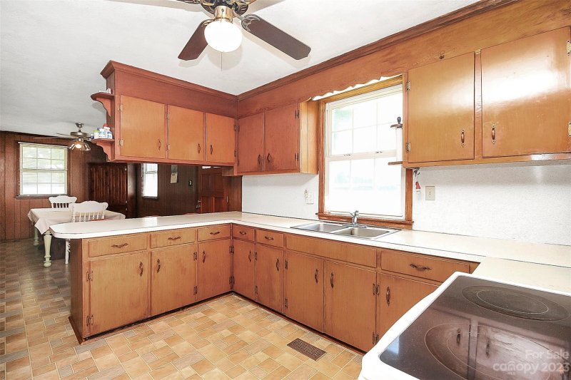 Property image 4 at 435 Sailboat Drive, Salisbury, NC 28054