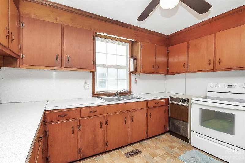 Property image 5 at 435 Sailboat Drive, Salisbury, NC 28054