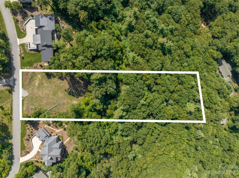 Property image 2 at 112 Summit Tower Circle, Asheville, NC 28804