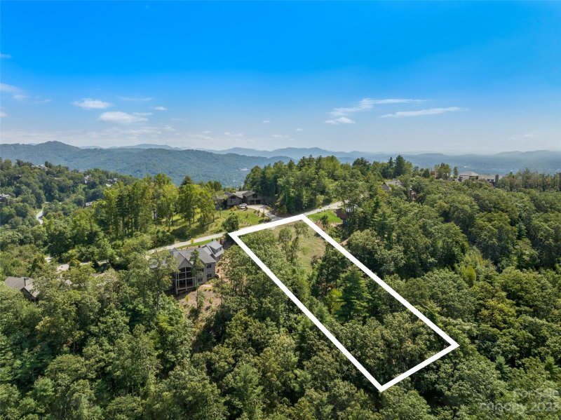 Property image 4 at 112 Summit Tower Circle, Asheville, NC 28804