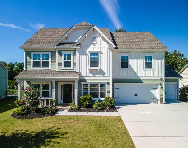 6721 Ne Lennox Street