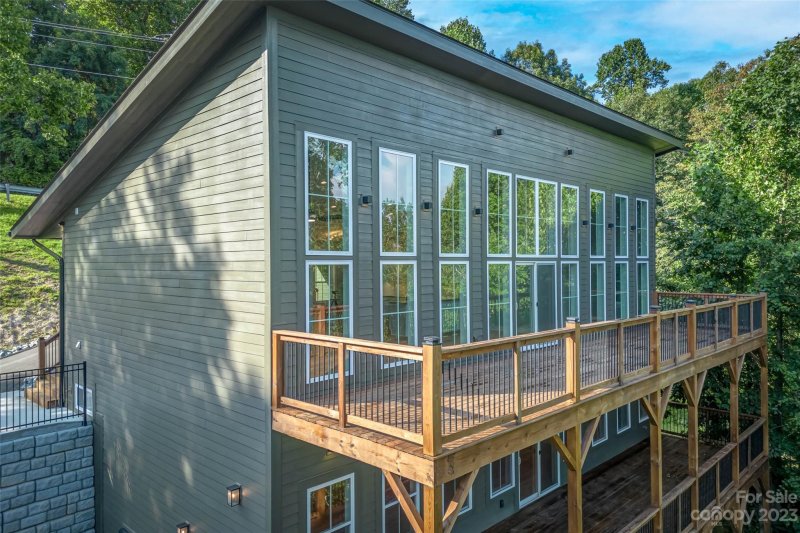 Property image 4 at 276 Roberts Drive, Hendersonville, NC 28792