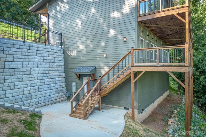 Property image 5 at 276 Roberts Drive, Hendersonville, NC 28792