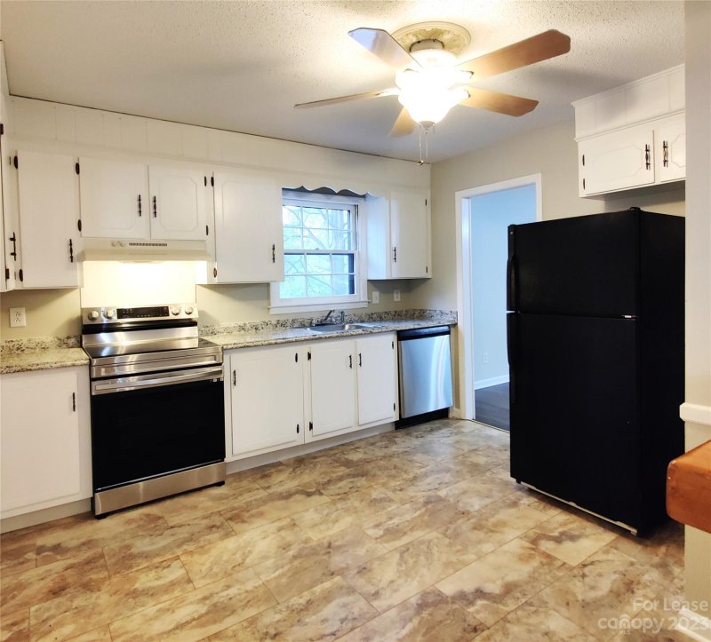 Property image 2 at 500 Deer Creek Drive, Matthews, NC 28105