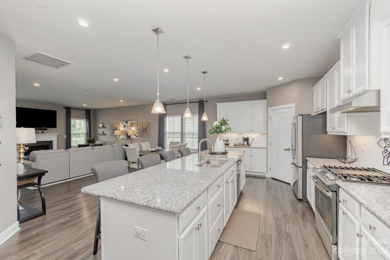 Property image 5 at 5082 Summer Surprise Lane, Charlotte, NC 28215