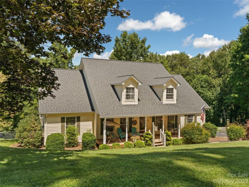 Property image 3 at 274 Calico Lane, Clyde, NC 28721