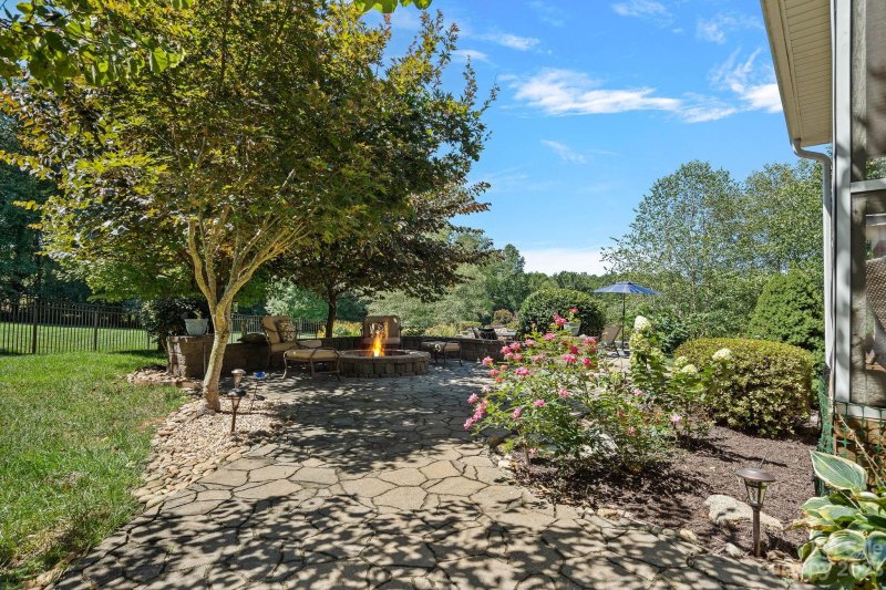 Property image 4 at 119 Hanover Lane, Davidson, NC 28036