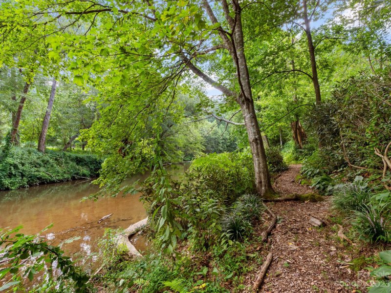 Property image 5 at 1 Driftwood Court, Asheville, NC 28805