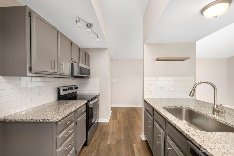 Property image 4 at 8020 Ivy Hollow Drive, Charlotte, NC 28227