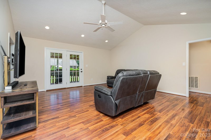 Property image 5 at 5079 Mill Pond Drive, Conover, NC 28613