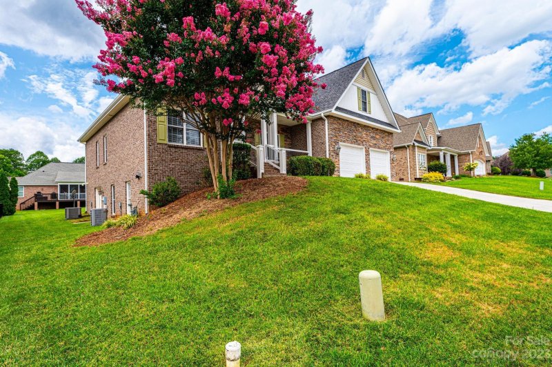 Property image 3 at 1832 31st Avenue Lane, Hickory, NC 28601