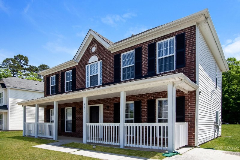 Property image 4 at 410 Winding Canyon Drive, Charlotte, NC 28214