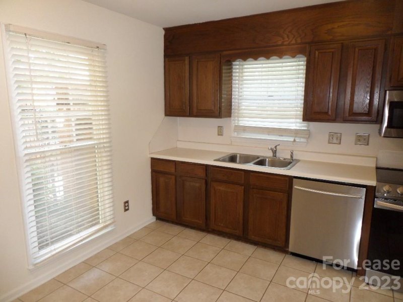 Property image 2 at 530 N Poplar Street, Charlotte, NC 28202