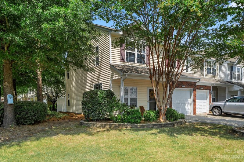 Property image 3 at 13703 Singleleaf Lane, Charlotte, NC 28278