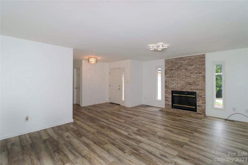 Property image 4 at 1734 7th Street Lane, Hickory, NC 28602