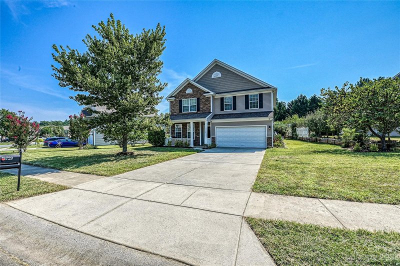 Property image 2 at 15729 Pedlar Mills Road, Charlotte, NC 28278