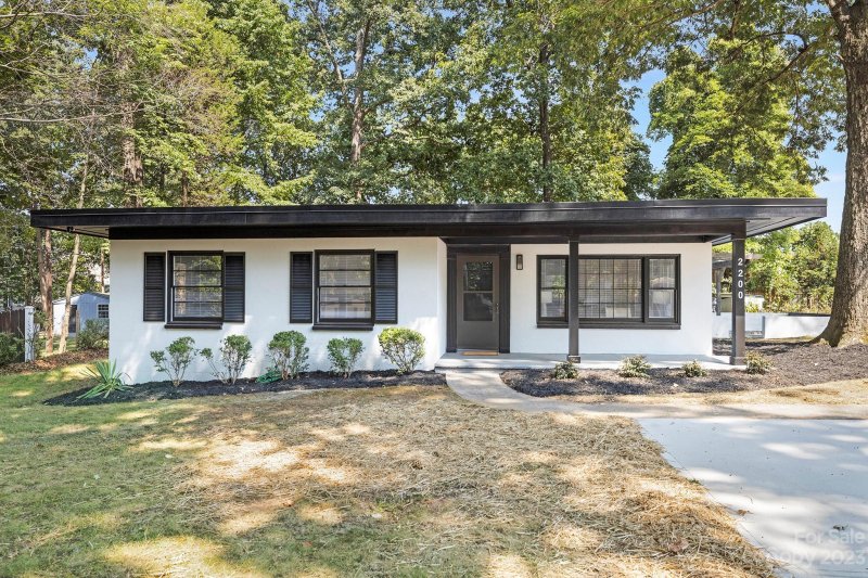 2200 Sunset Boulevard