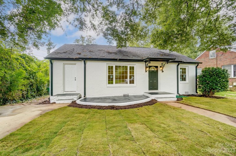 Property image 3 at 3112 Morson Street, Charlotte, NC 28208