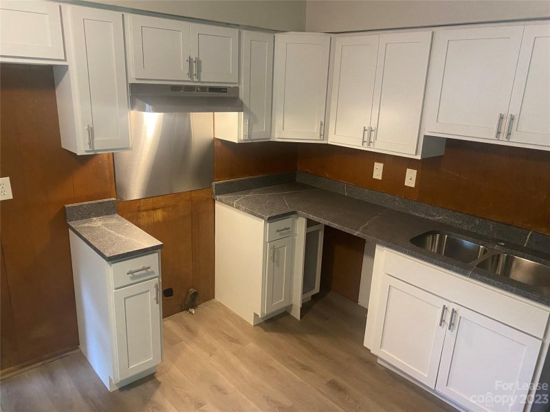 Property image 5 at 701 Echodale Drive, Charlotte, NC 28217