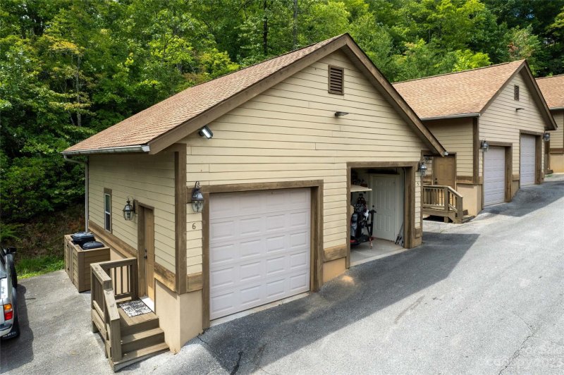 Property image 4 at 564 Sawgrass Drive, Whittier, NC 28789