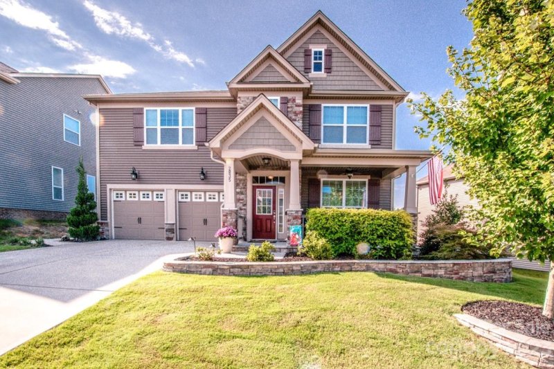 Property image 2 at 2835 Berkhamstead Circle, Concord, NC 28027