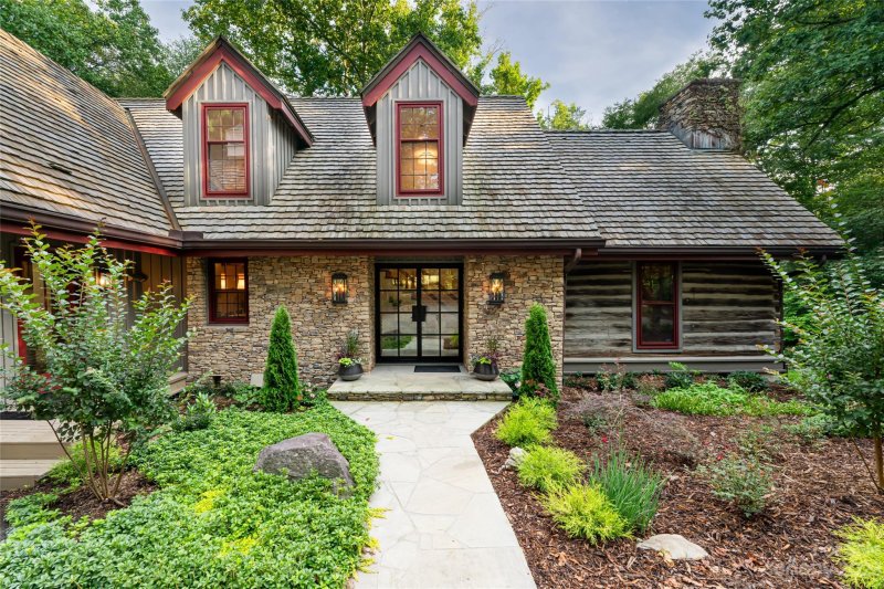 Property image 3 at 38 Deerhaven Lane, Asheville, NC 28803