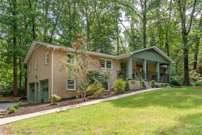 Property image 2 at 209 Beth Drive, Hendersonville, NC 28791