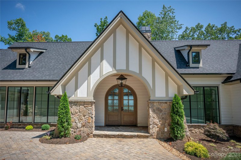 Property image 3 at 27 Windcliff Drive, Asheville, NC 28803