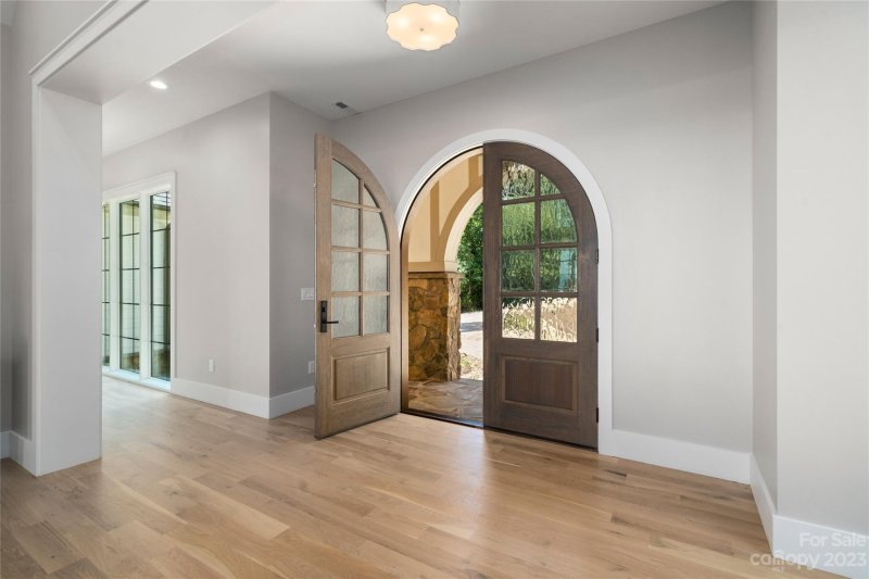 Property image 4 at 27 Windcliff Drive, Asheville, NC 28803