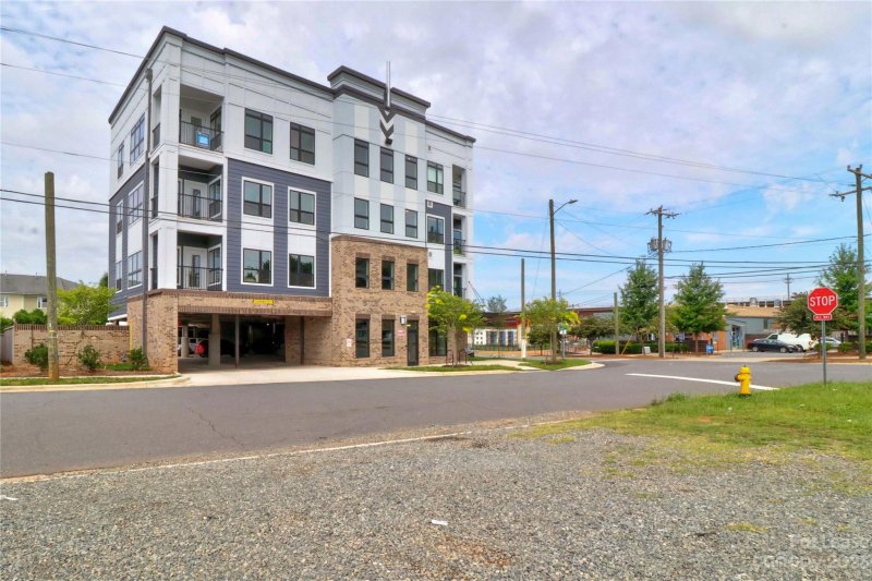 Property image 3 at 3630 N Davidson Street, Charlotte, NC 28205