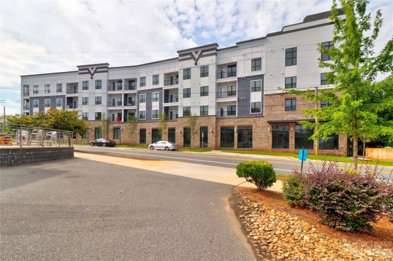 Property image 4 at 3630 N Davidson Street, Charlotte, NC 28205