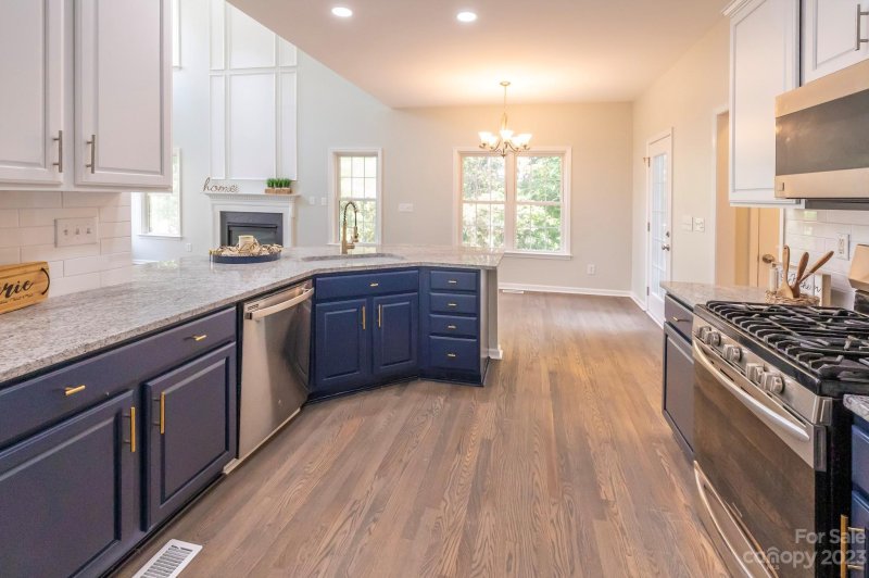 Property image 4 at 10631 Hellebore Road, Charlotte, NC 28213