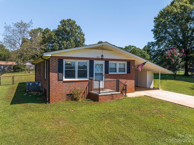 Property image 2 at 1258 Park Circle, Lincolnton, NC 28092