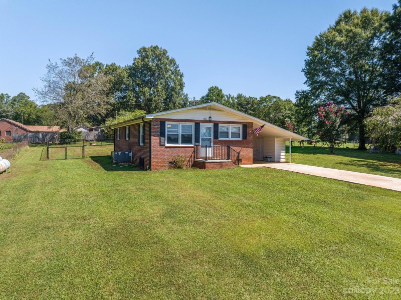 Property image 3 at 1258 Park Circle, Lincolnton, NC 28092