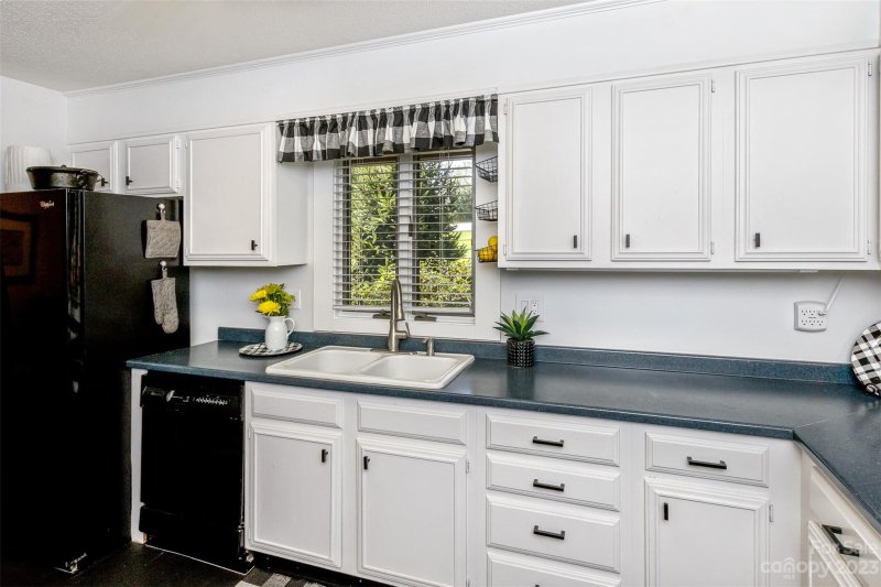 Property image 4 at 14 Rolling Ridge Way, Etowah, NC 28729