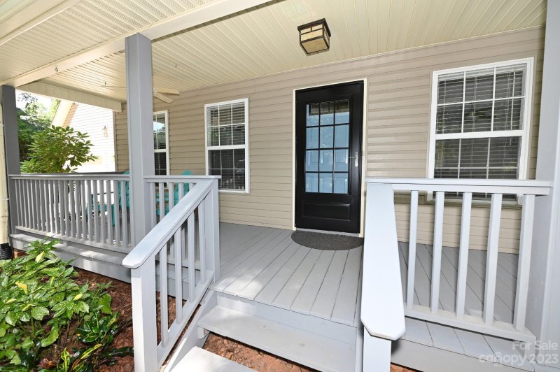 Property image 2 at 730 4th Avenue Drive, Hickory, NC 28601