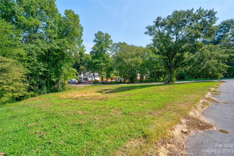 Property image 2 at 818 Cabaniss Drive, Shelby, NC 28150