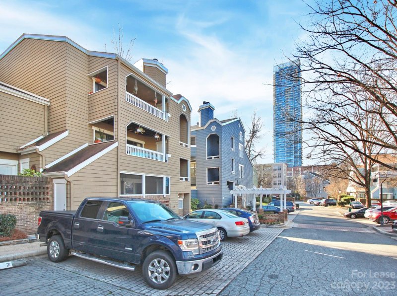 Property image 2 at 413 W 8th Street, Charlotte, NC 28202