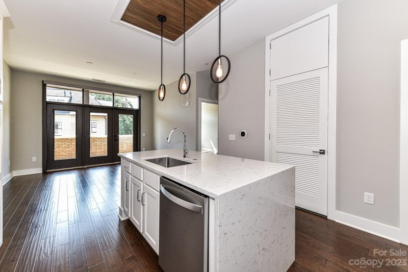 Property image 5 at 2401 Euclid Avenue, Charlotte, NC 28203