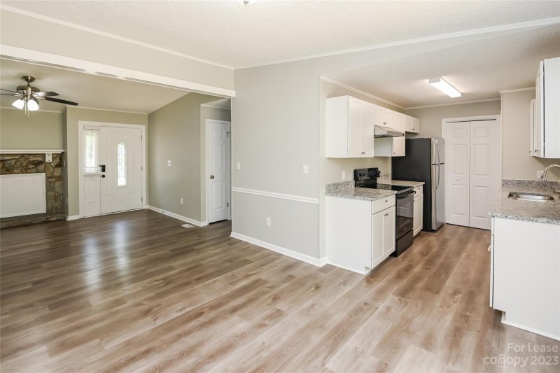 Property image 4 at 8223 Chrisbry Lane, Charlotte, NC 28215