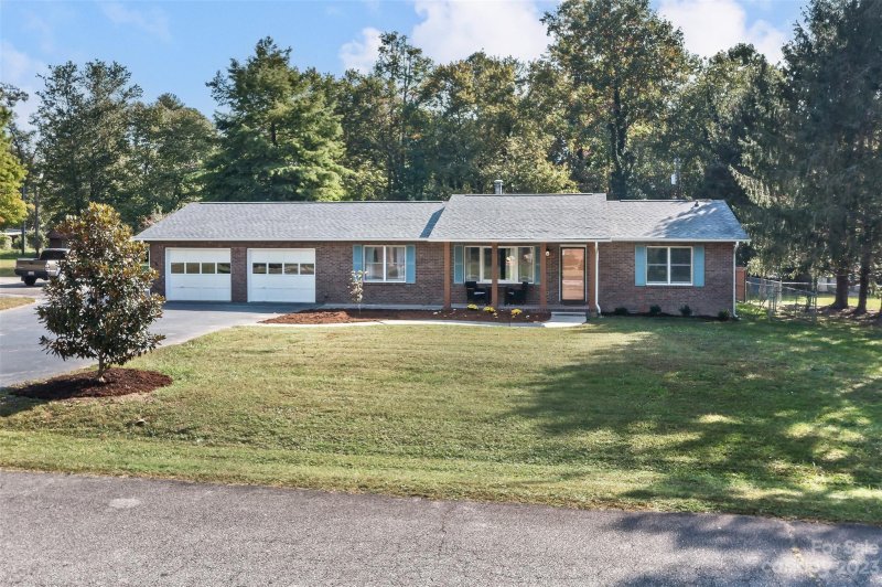 65 S Greenwood Forest Drive