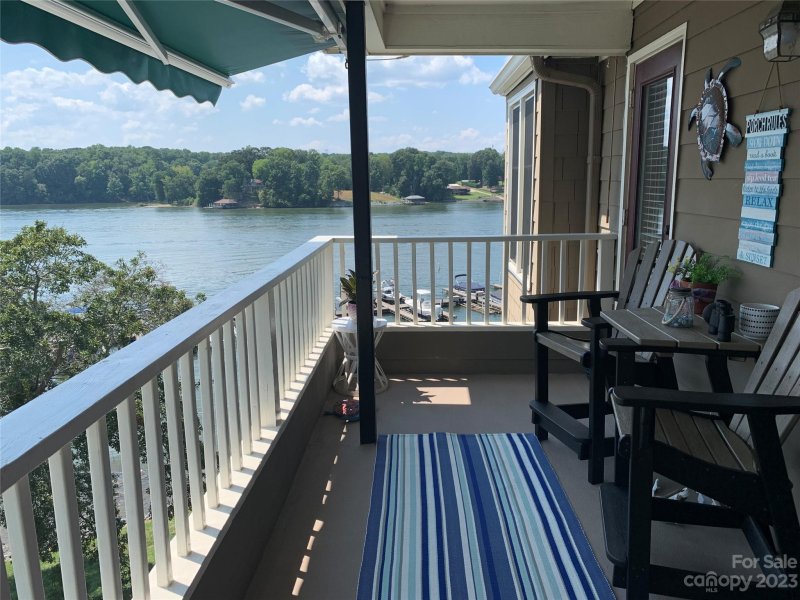 Property image 3 at 9809 Emerald Point Drive, Charlotte, NC 28278