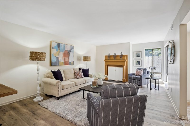 Property image 2 at 8016 Princess Ann Drive, Charlotte, NC 28212