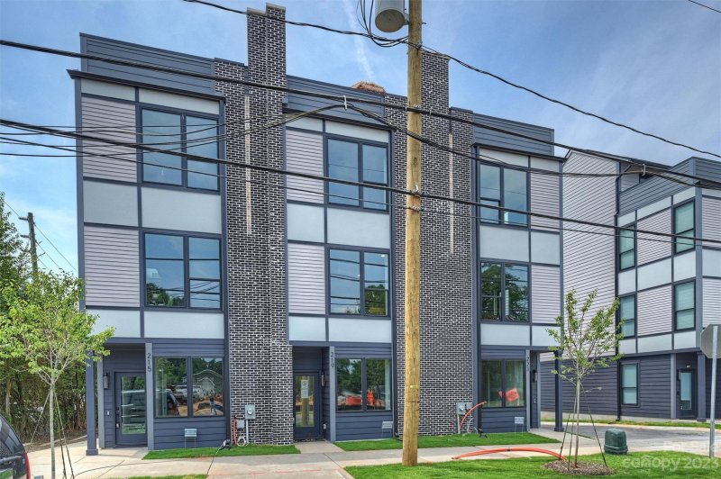 Property image 5 at 219 Freeland Lane, Charlotte, NC 28217