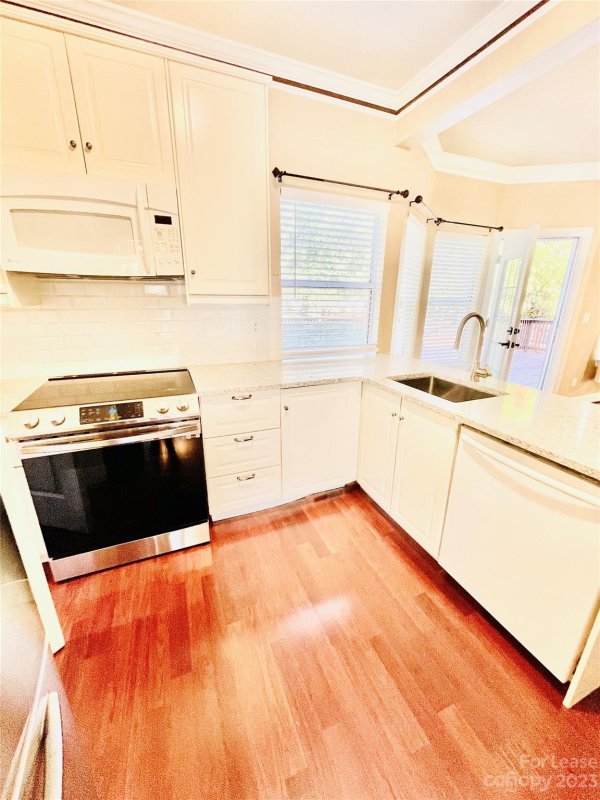 12418 Tolland Lane
