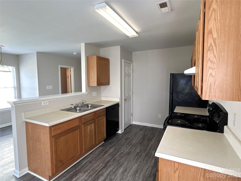 Property image 5 at 3523 Crestridge Drive, Charlotte, NC 28217