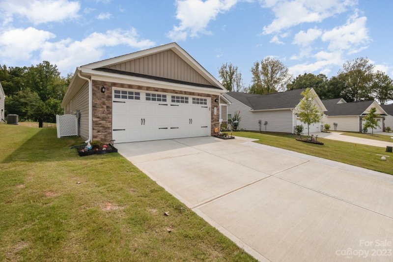 Property image 2 at 310 Damask Drive, Lancaster, SC 29720
